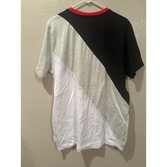 NWT Disney Parks Our Universe Marvel Ringer T-shirt Multi-Color Design Logo M - Picture 4 of 4